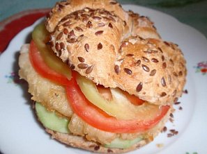 Obložené rybí žemličky (housky, bagetky) Obložené rybí žemličky (housky, bagetky)