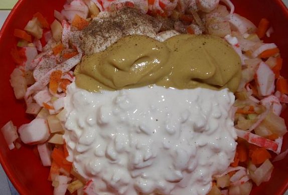 Celerový surimi salát s cottage